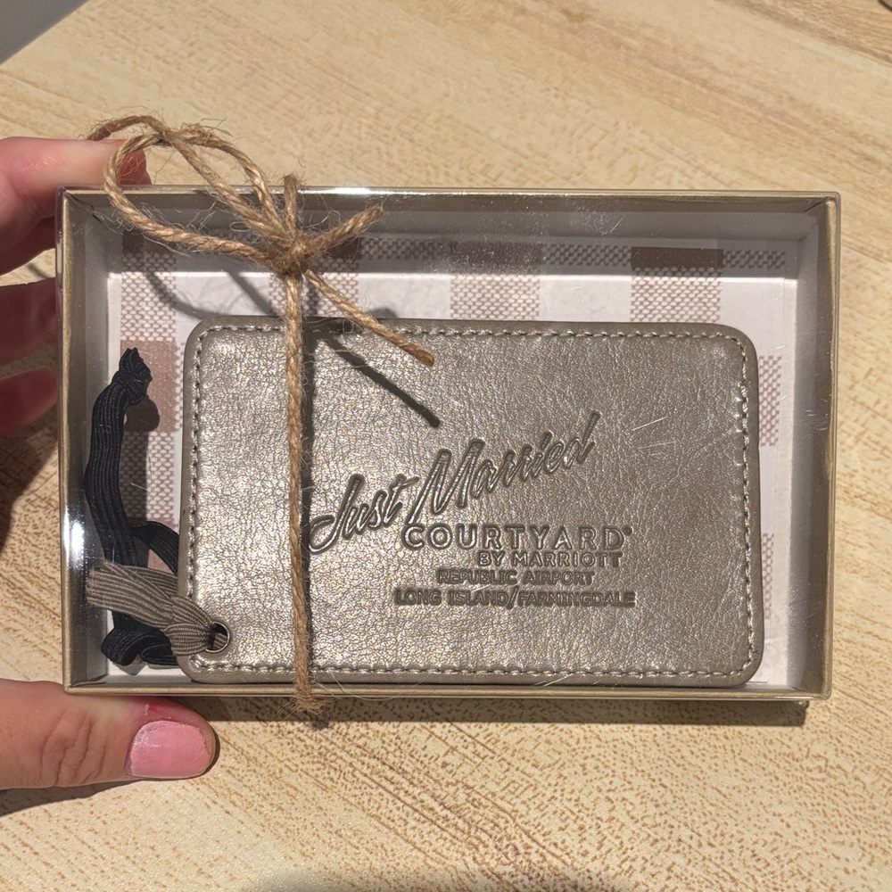 Just Married Courtyard Marriott Luggage Tags, New in Box!